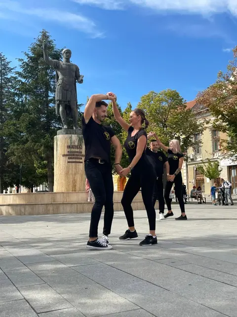 Petrecere sau ieșire cu comunitatea Magic Dance Studio